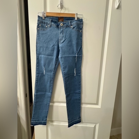 POL Women's Blue Jeans New - Picture 7 of 8